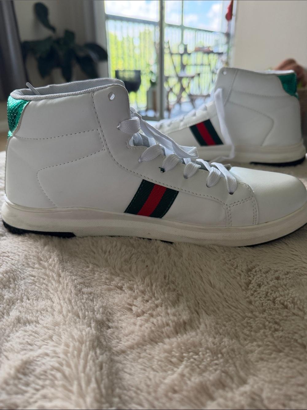 Gucci White High-Top Sneakers with Green Heel and Red-Green Stripe - Picture 4 of 5